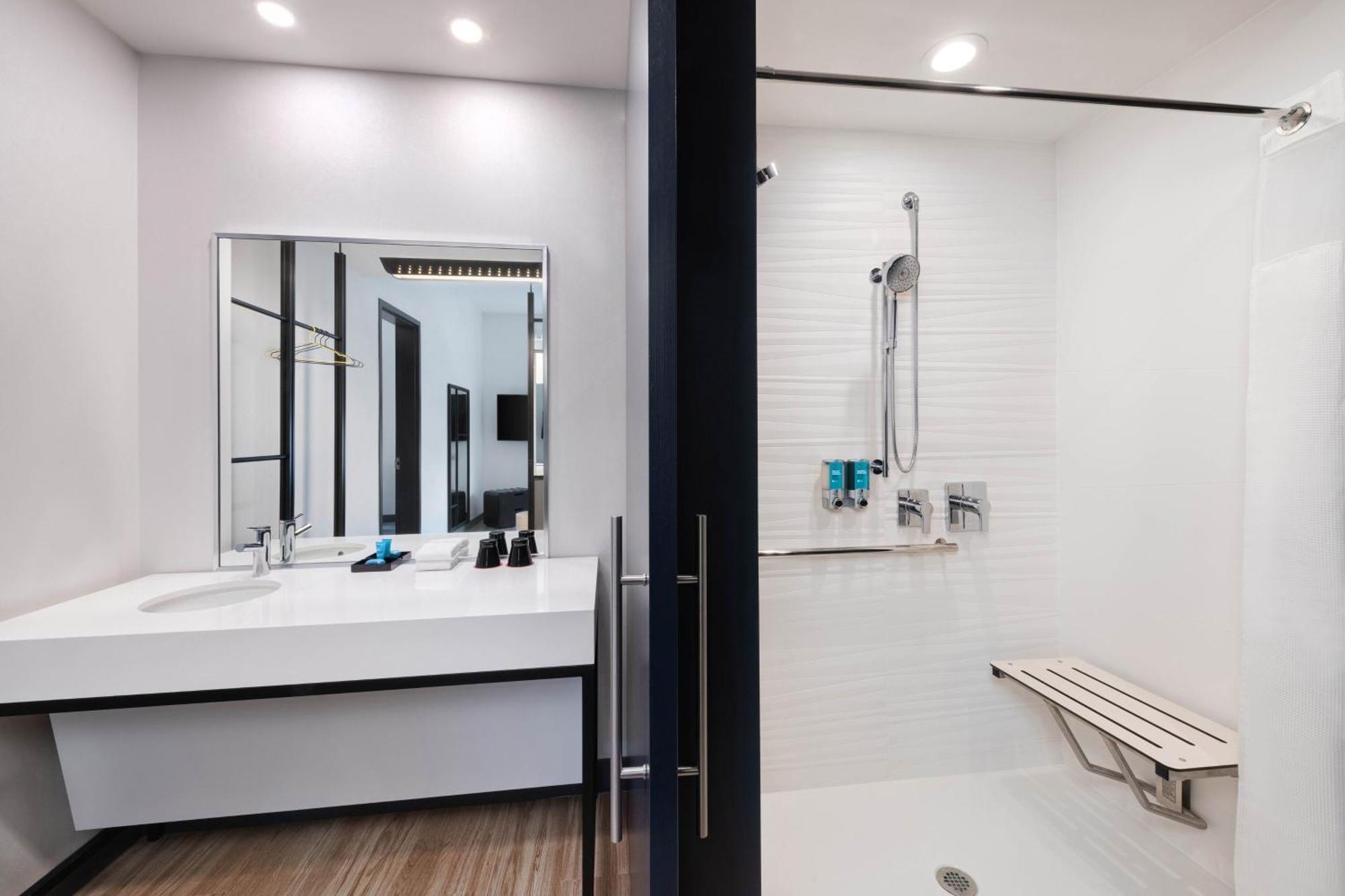 Aloft Cincinnati West Chester Ngoại thất bức ảnh
